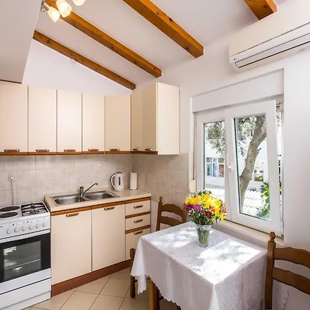 Appartement Nadalina- One Bedroom With Terrace A3 *