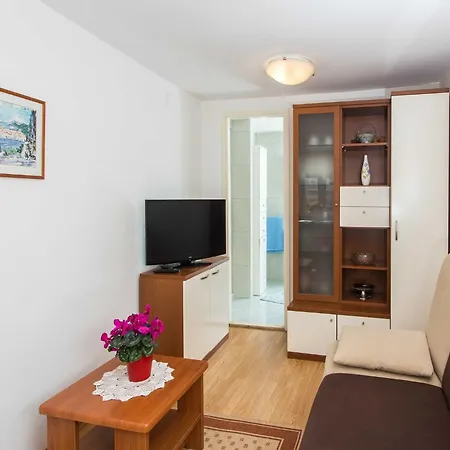 Apartamento Nadalina- One Bedroom With Terrace A3