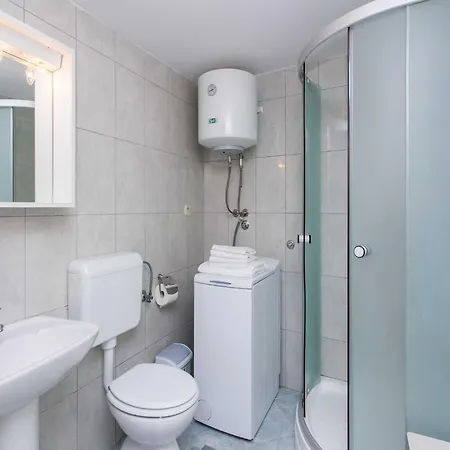 Appartement Nadalina- One Bedroom With Terrace A3